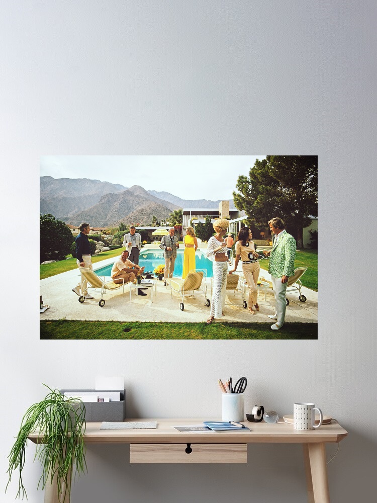 Luxury Lifestyle Pictures - Retro Poolside Host Luxury Lifestyle de